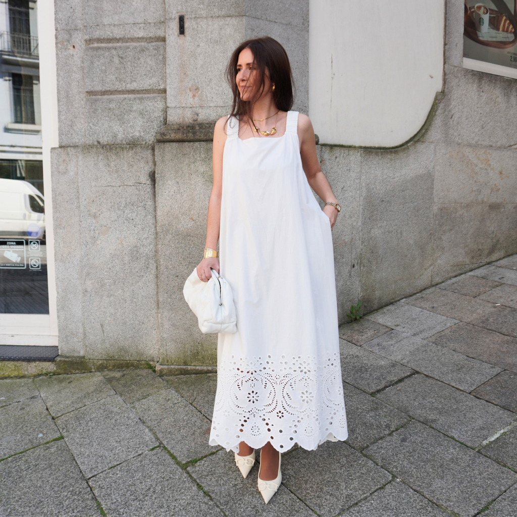 Vestido Midi Bordado em Algodão