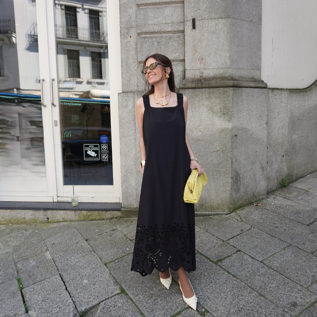 Vestido Midi Bordado em Algodão