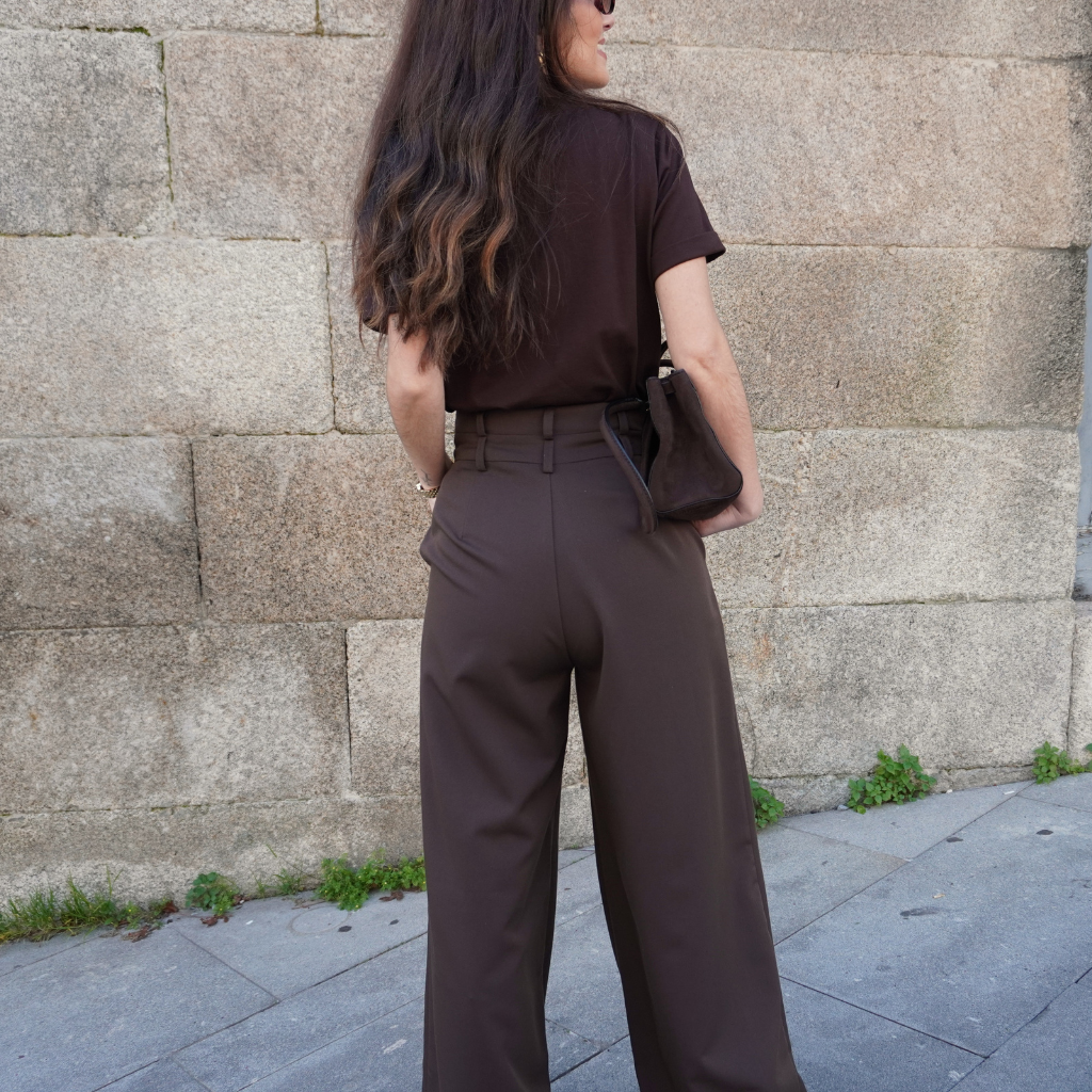 Calças cintura subida