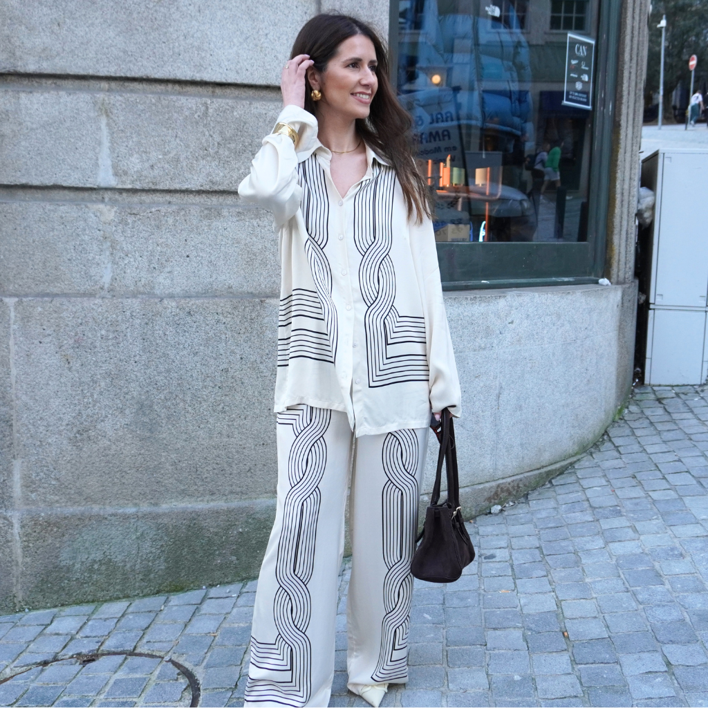 Camisa Acetinada Fluída