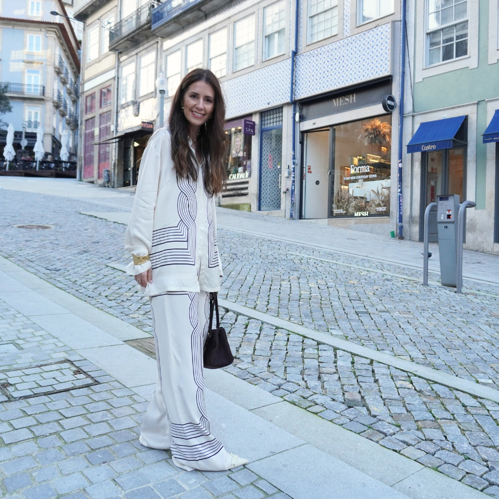 Camisa Acetinada Fluída